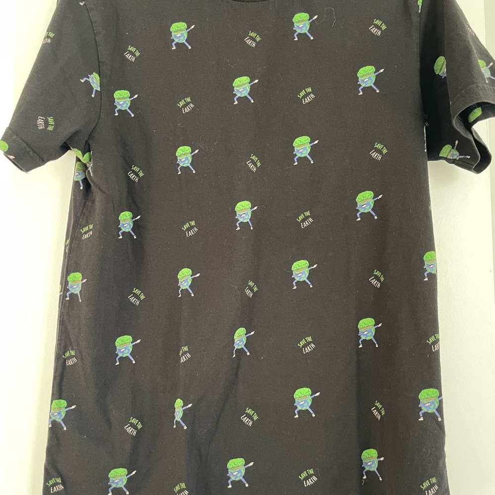 Denim & Flower "Save The Earth" short sleeve crewneck